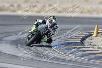 media/Dec-01-2025-Moto Forza (Mon) [[2daa91e15f]]/1-Advanced Group/Session 2 Turn 11 Backside/